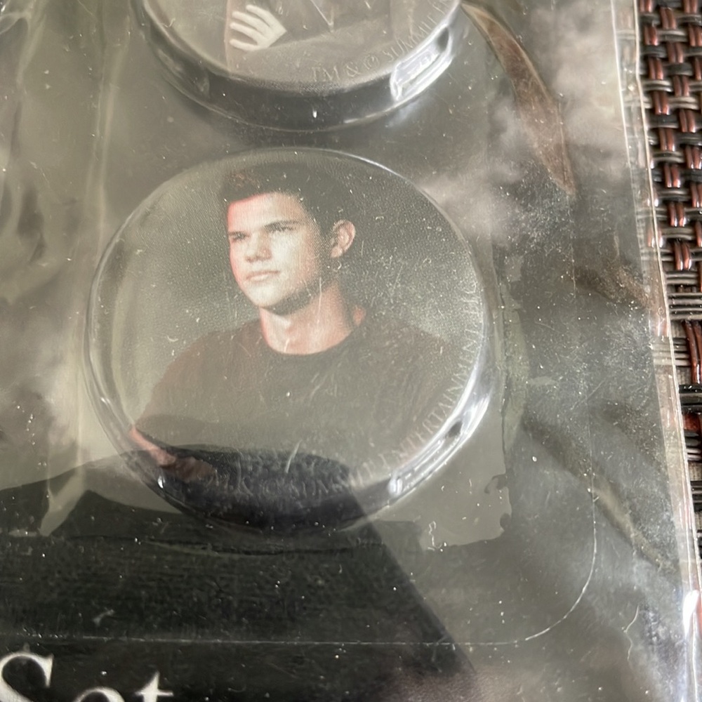 Twilight Eclipse Button Pin Set - Picture 5 of 6